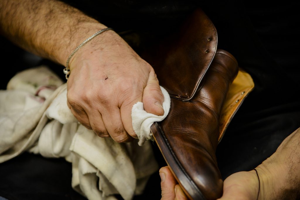 Pulitura scarpe camoscio Roma